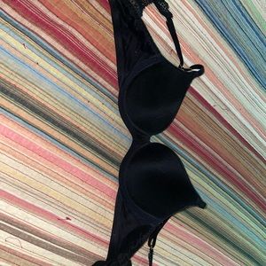 Brand new no tags Victoria Secret push up bra 32b